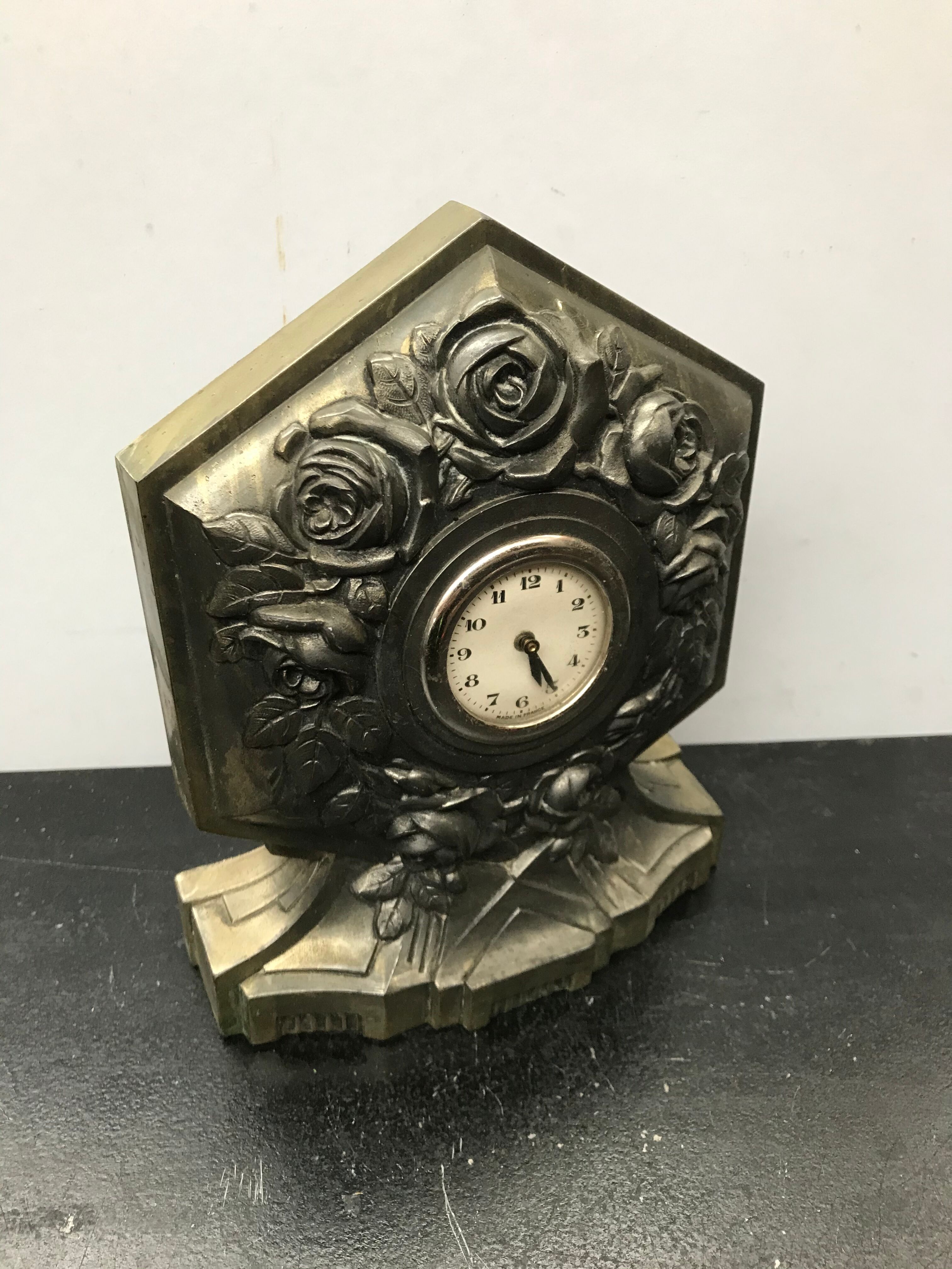 Clock on feet art deco vintage metal
