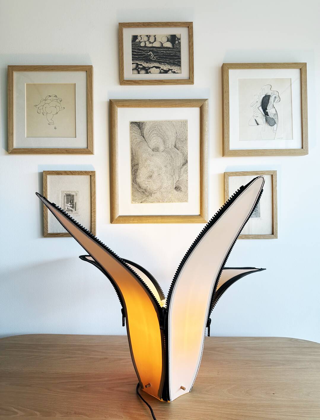 Large vintage PopArt zipped lamp. Italy, 1980s.