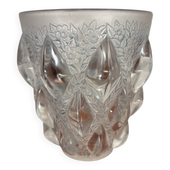 R-Lalique vase