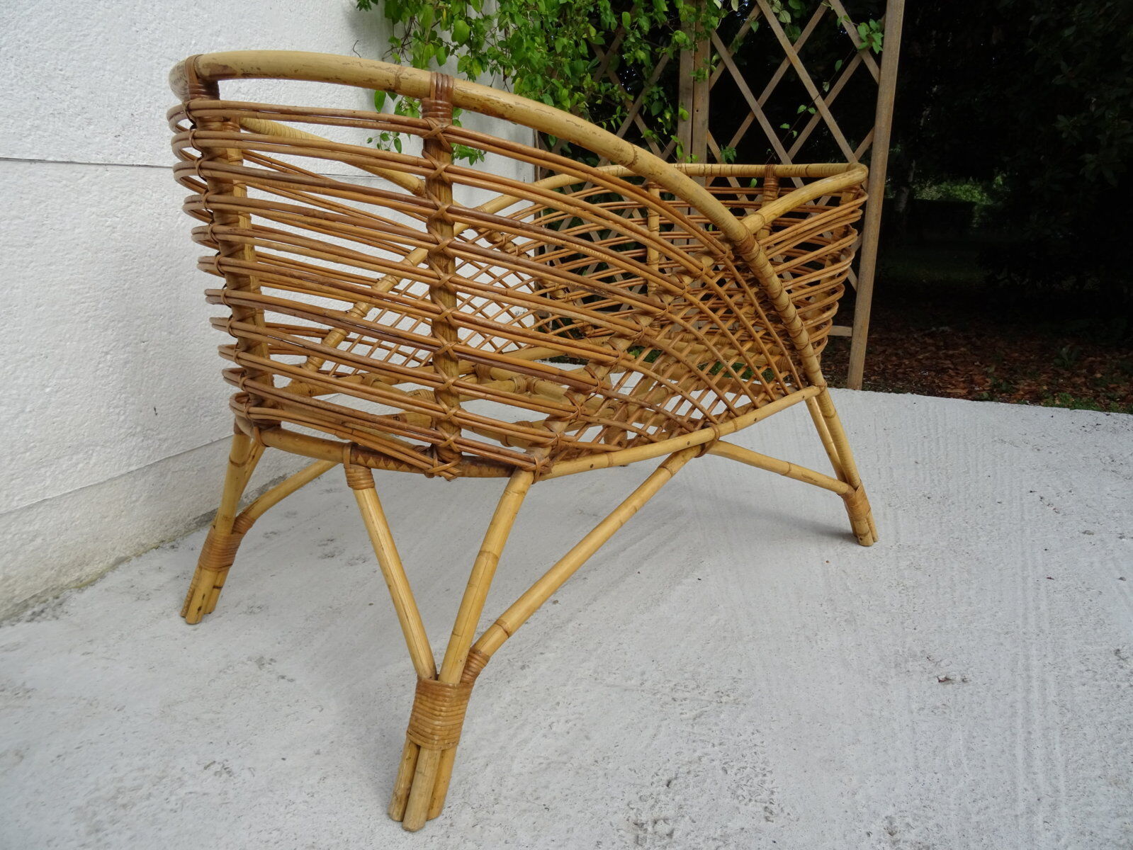 Cradle rattan basket
