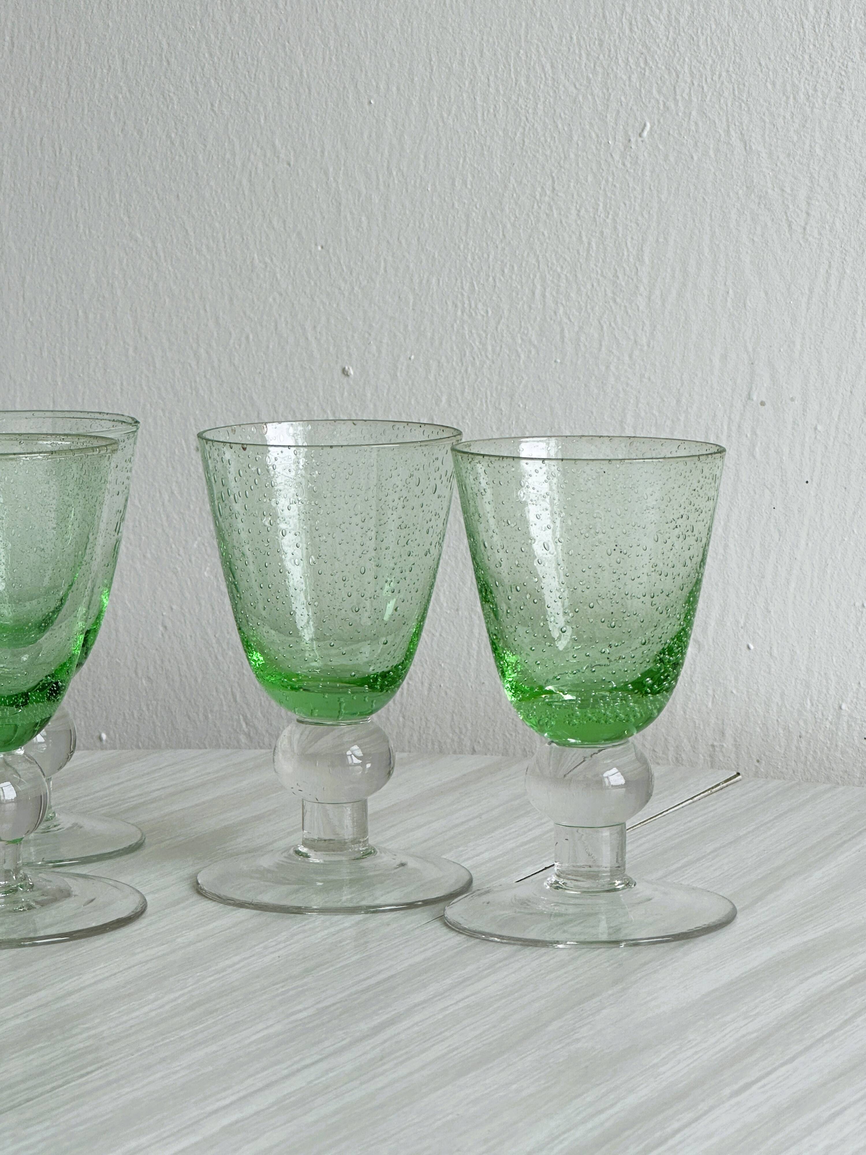 4 water glasses