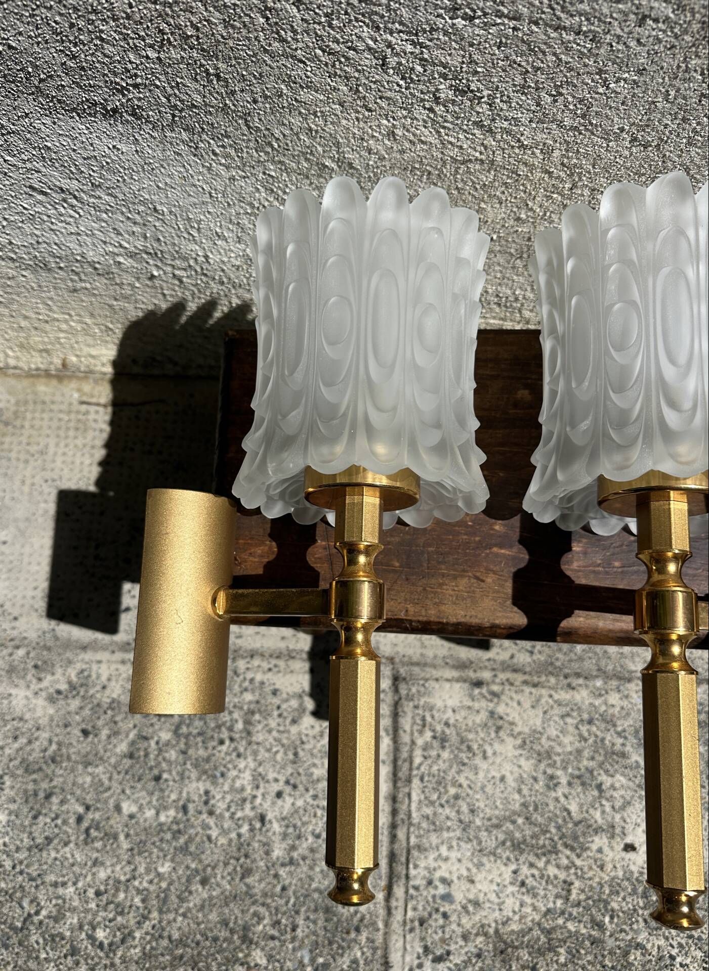 Old pair of wall sconces by Maison Lunel in brass and glass.