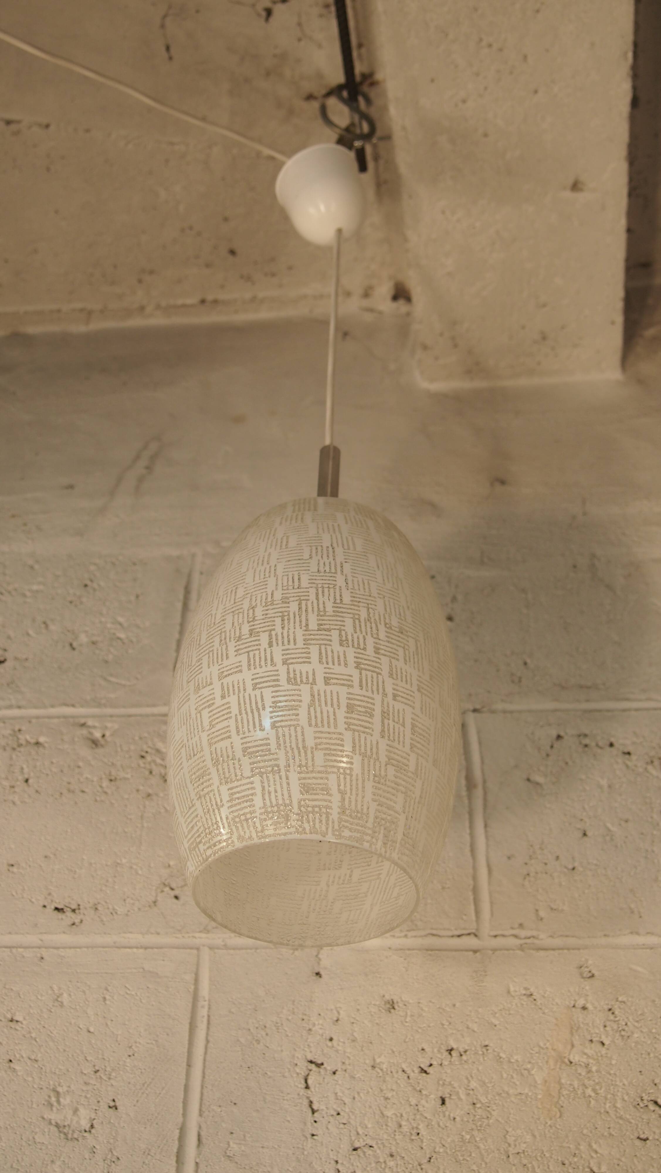 Suspension vintage française en Verre des années 1960 attribuée à Lunel