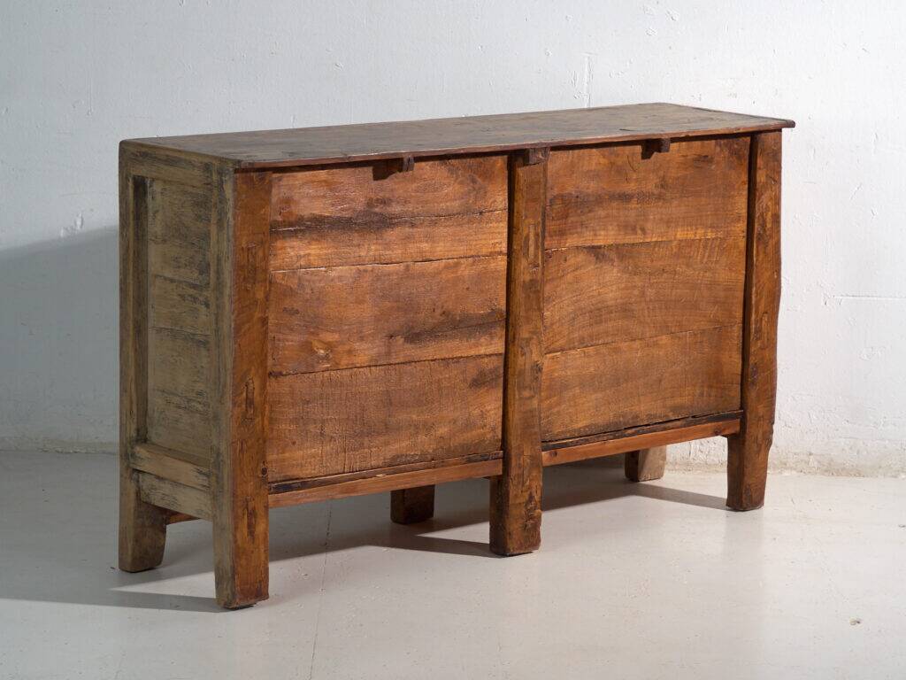 Buffet bas ancien à deux portes – Chine, vers 1930