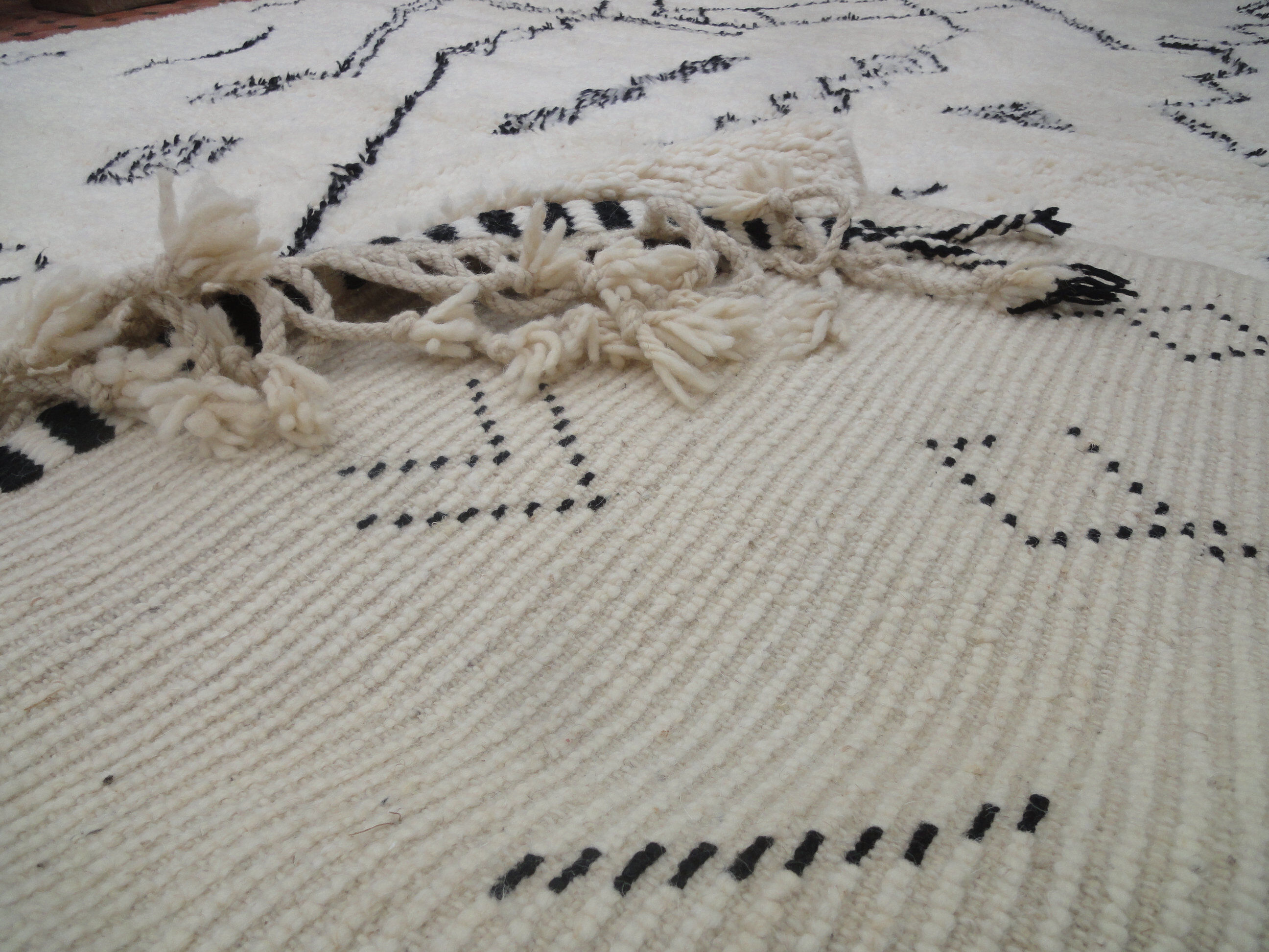 Carpet Beni Ourain 337 x 256 cm