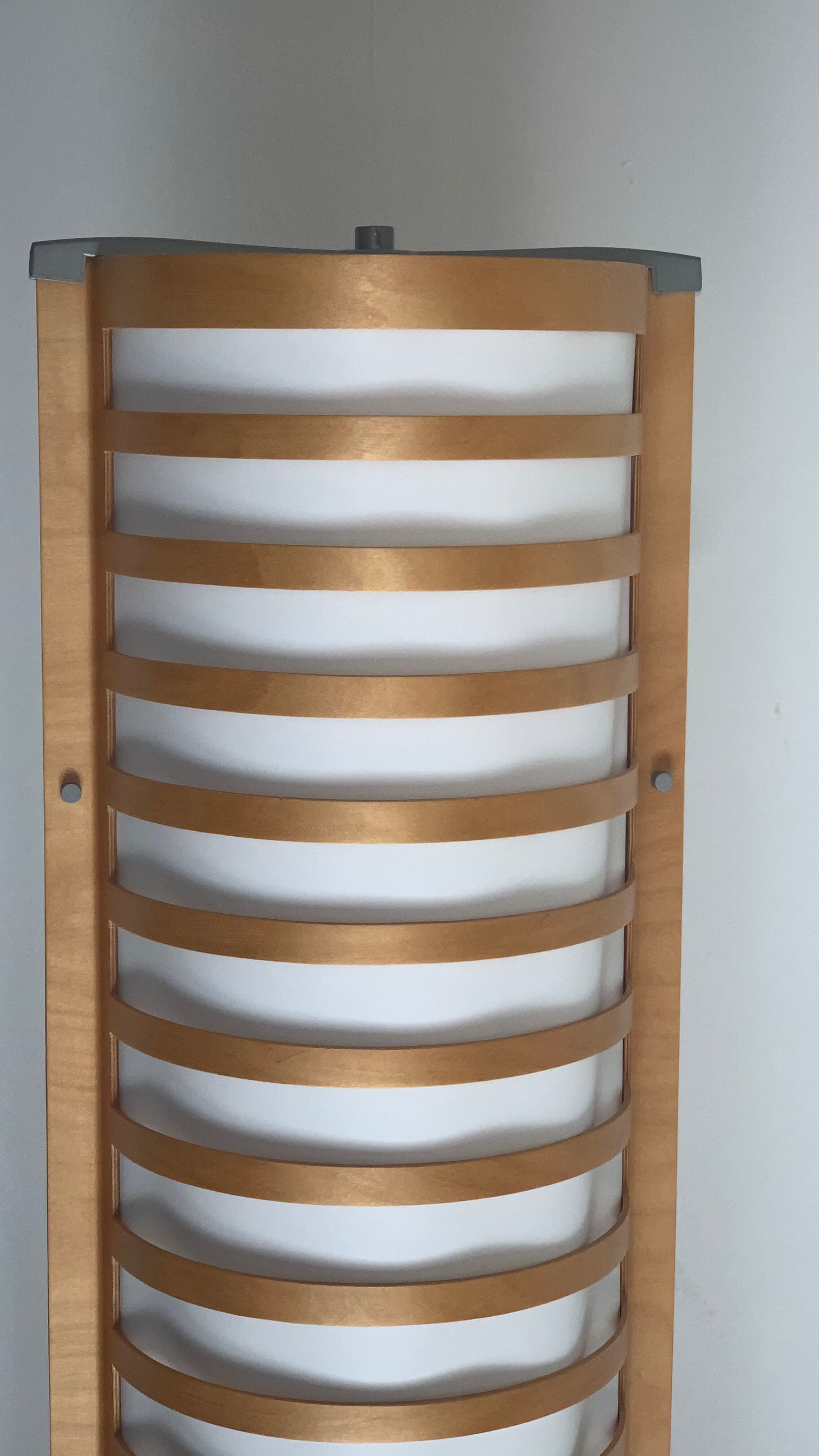 Lampadaire en bois de hêtre et textile Ikea Strimma