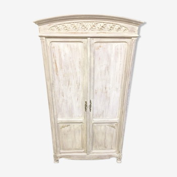 Armoire de rangement restaurée