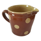 Petit pot à lait caramel à pois – Poterie savoyarde vintage