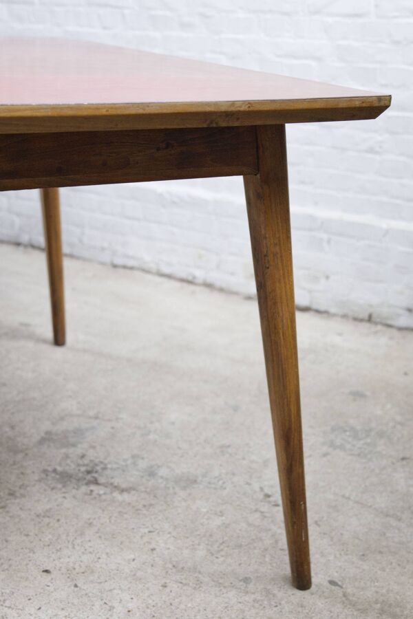 Table de salle à manger en hêtre des années 50 avec plateau en formica rouge