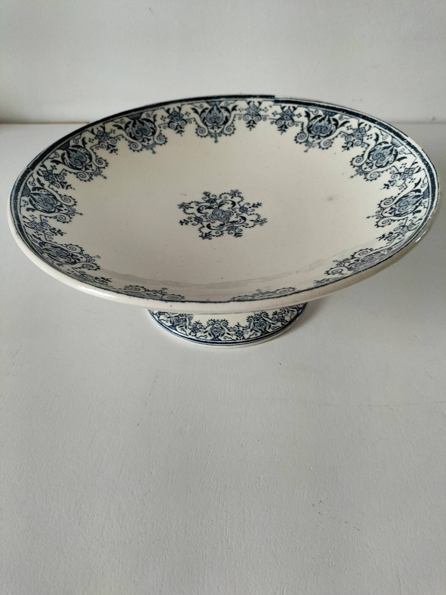Ironstone compote by Manufacture Clairefontaine, Regency decoration, circa 1900.