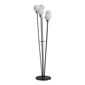 Lampadaire à cinq globes en verre opalin d'Arlus