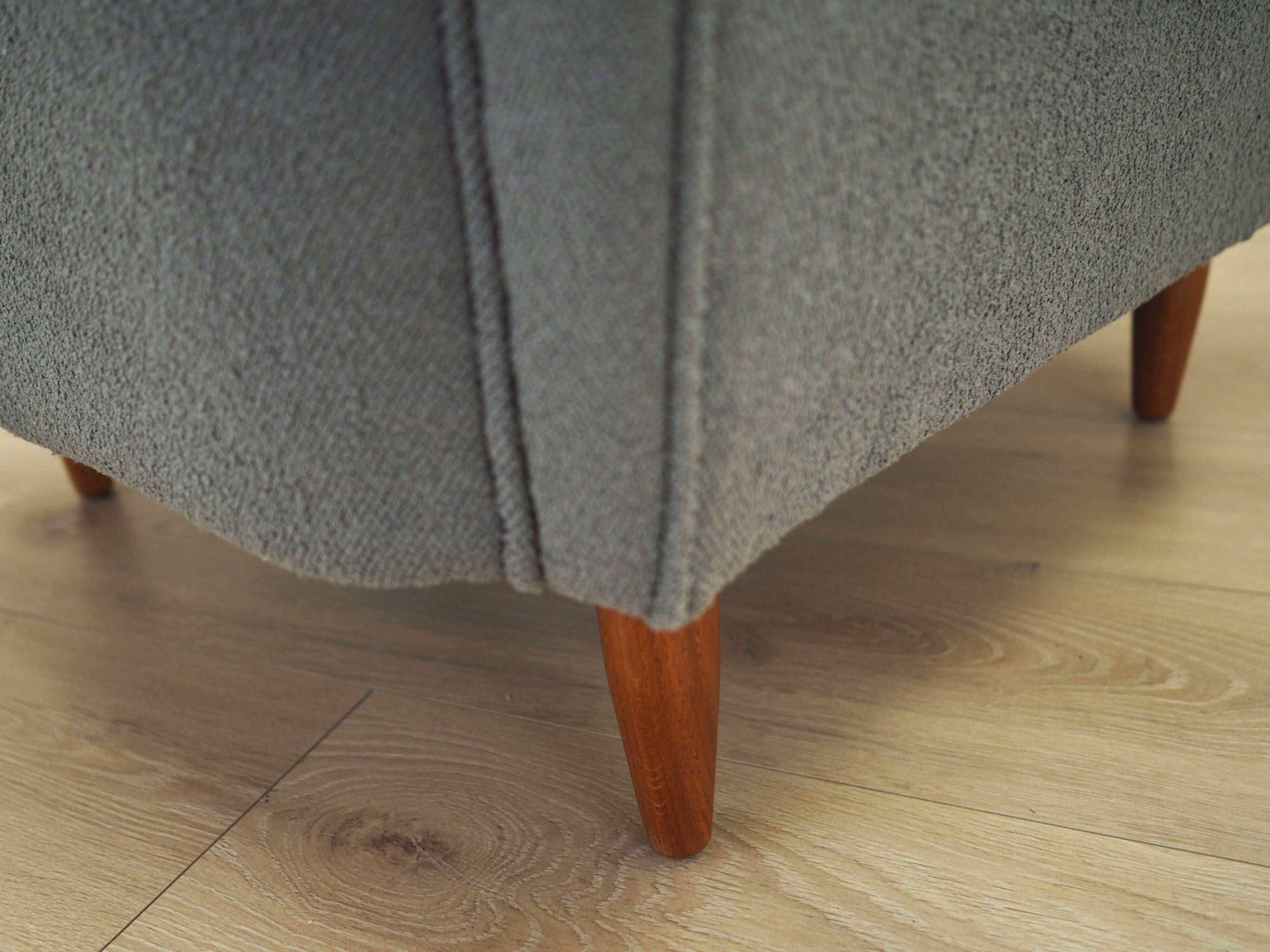 Fauteuil gris, design scandinave, fabrication : Danemark