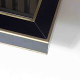 Table basse en bois laminé noir, plateau miroir et laiton, Italie années 1980