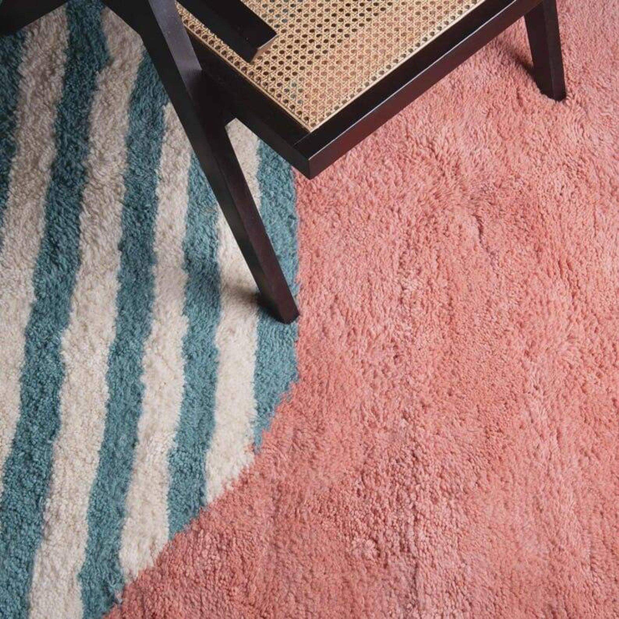 Handmade traditional pure wool rug 2/3 m