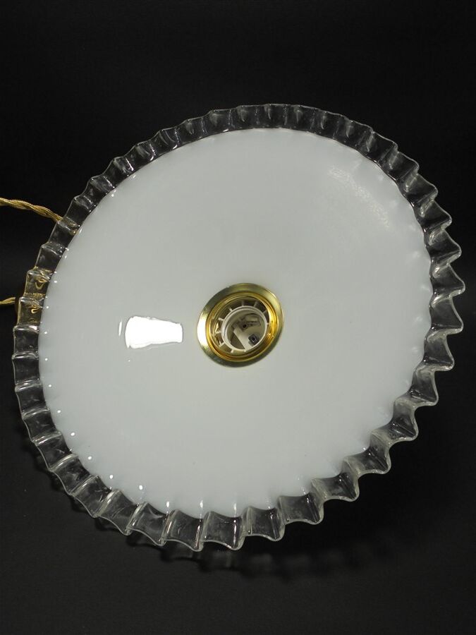 Suspension en opaline