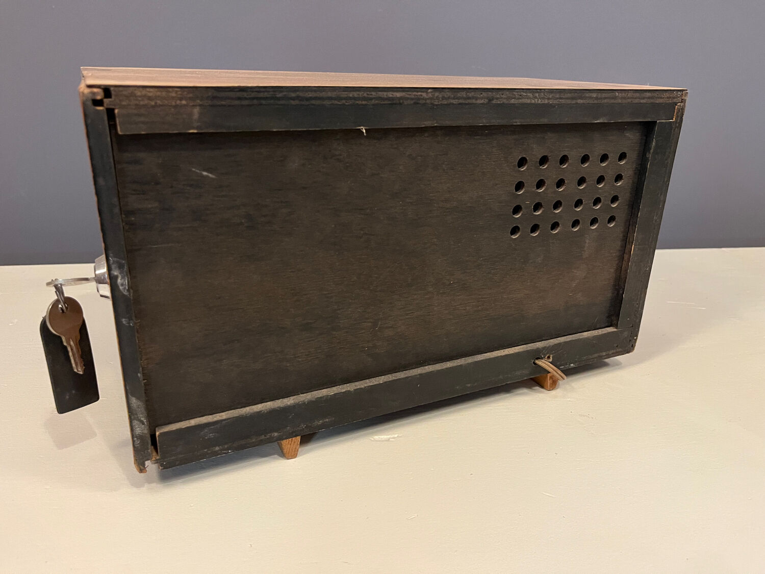 Old motel lamp radio