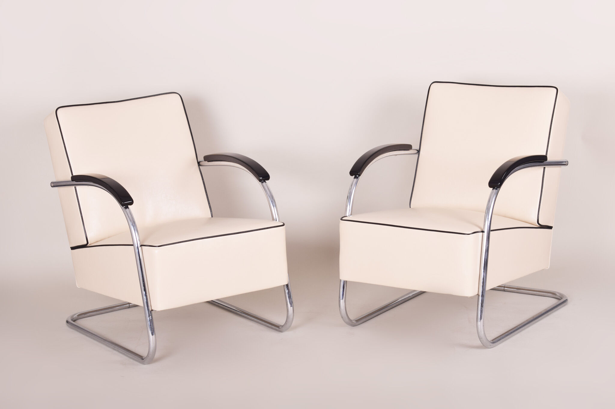 Pair of white Bauhaus armchairs - 1930s Czechia
