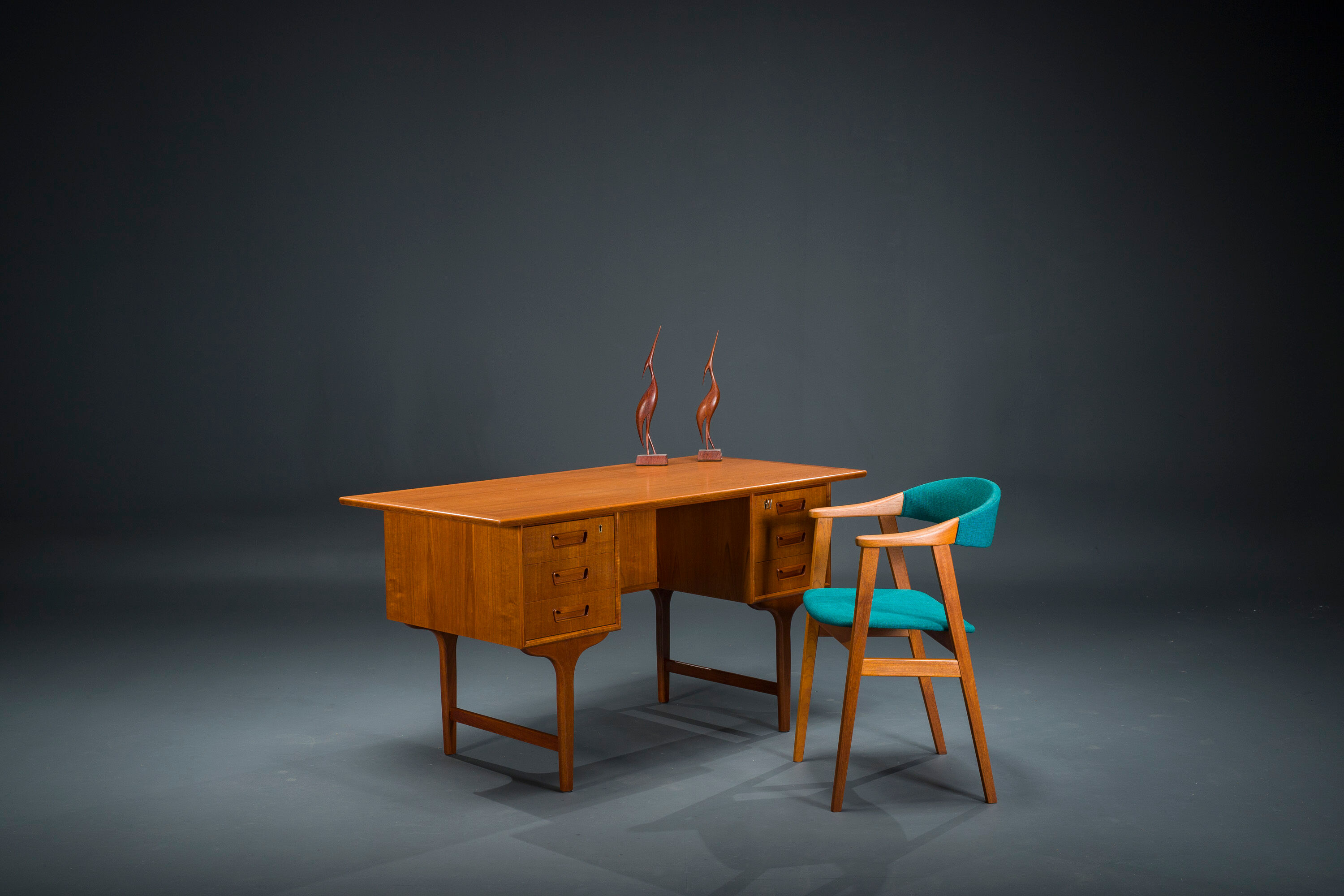 Danish teak desk by Gunnar Nielsen for Tibergaard 1960s