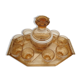 Carafe tray and 8 glasses to the model