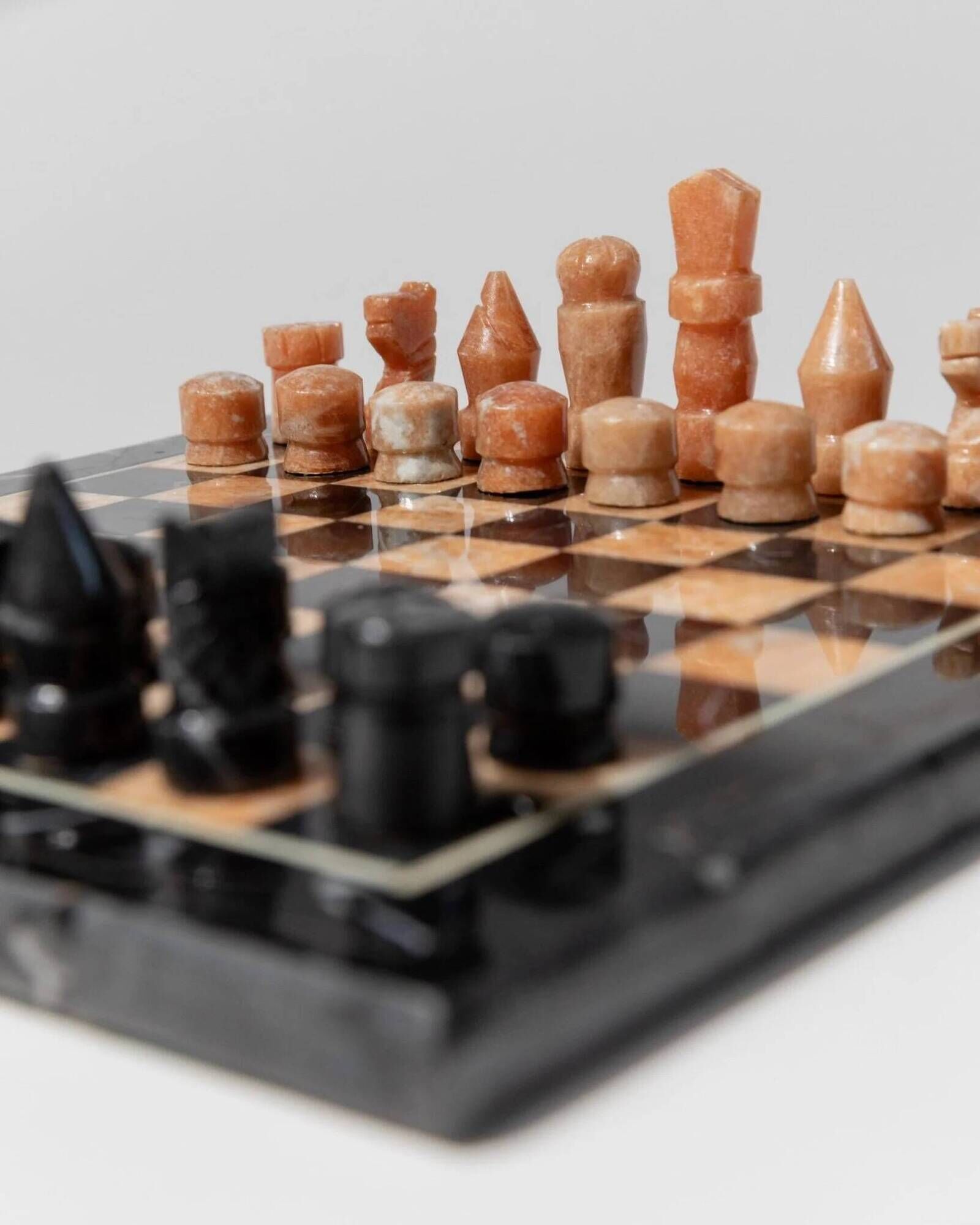 Vintage Peach-and-Black Marble Chessboard with Stone Pieces, Italian 1960s Design – Elegant Gift