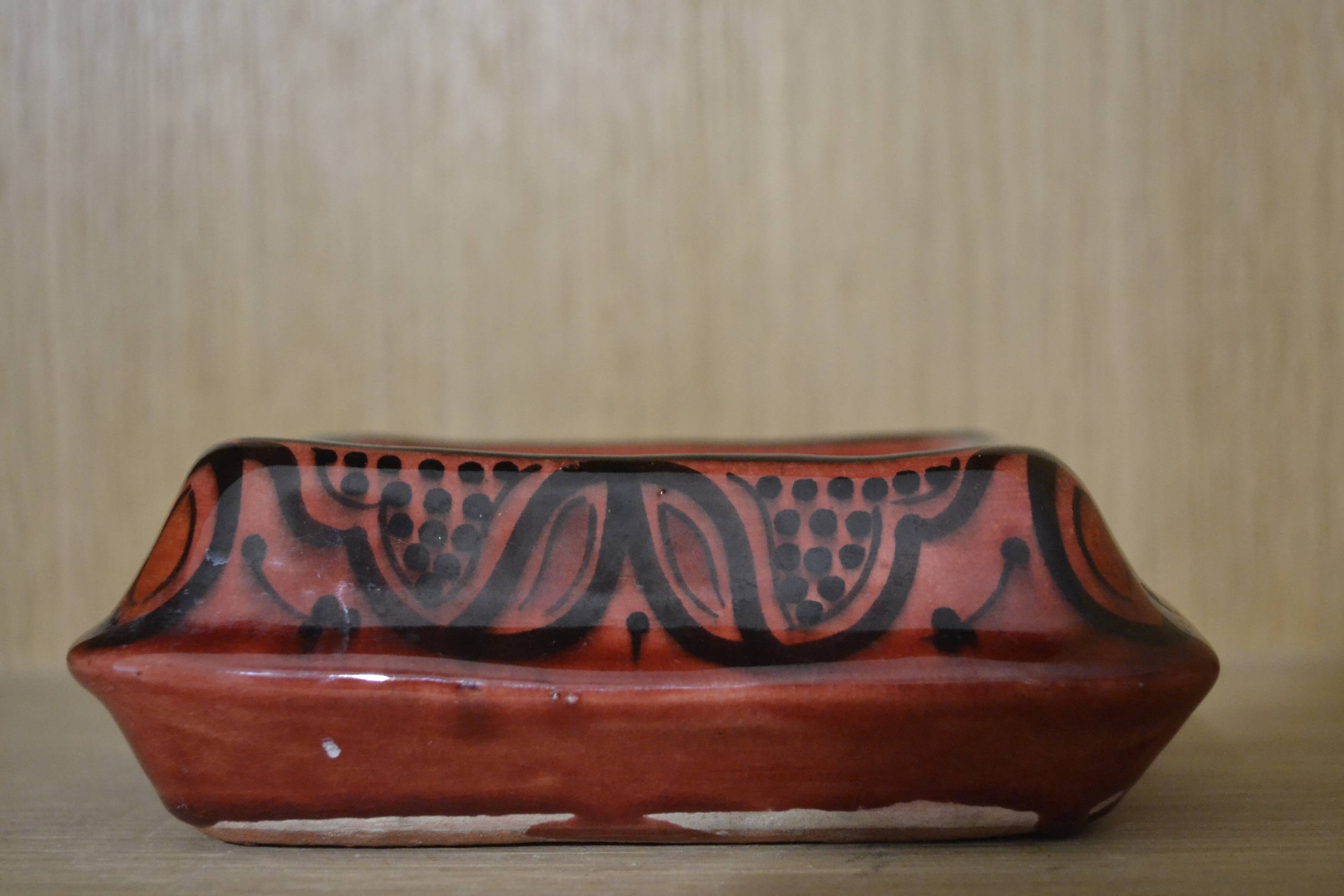 Oriental soap dish in red ceramic
