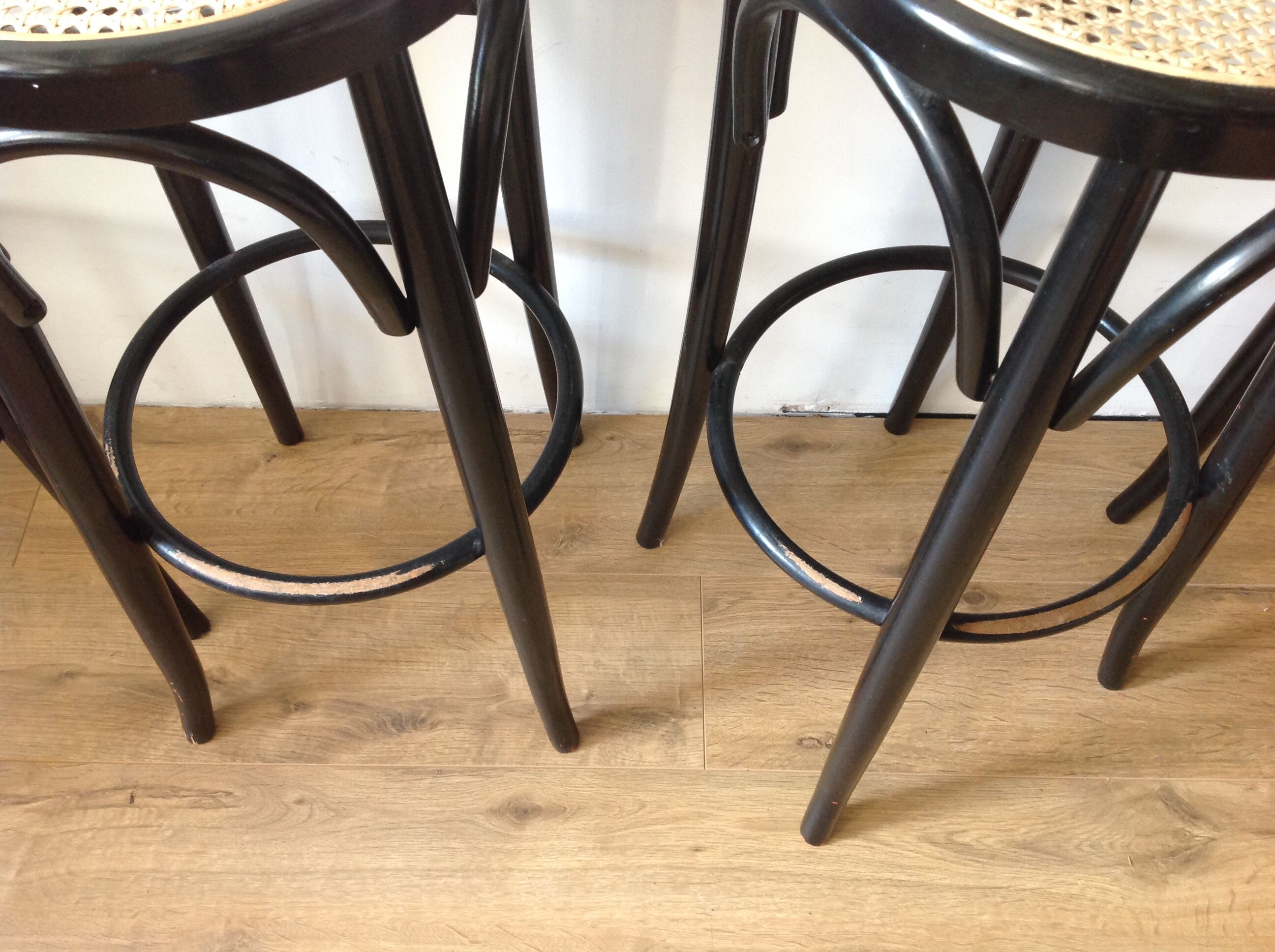 4 black bar stools curved wood and cannage