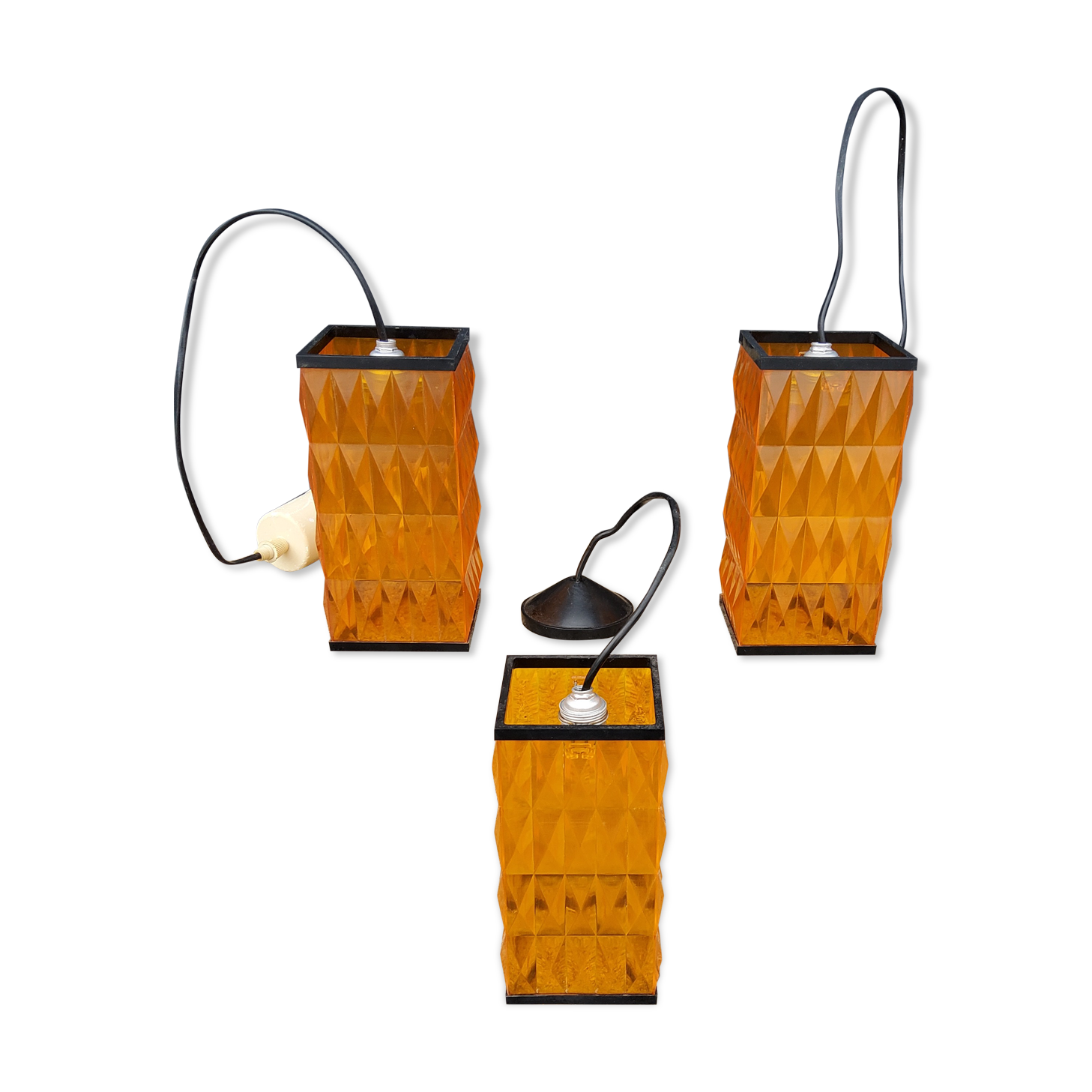 Set of 3 suspensions from the 70s in orange plastic diamond tips
