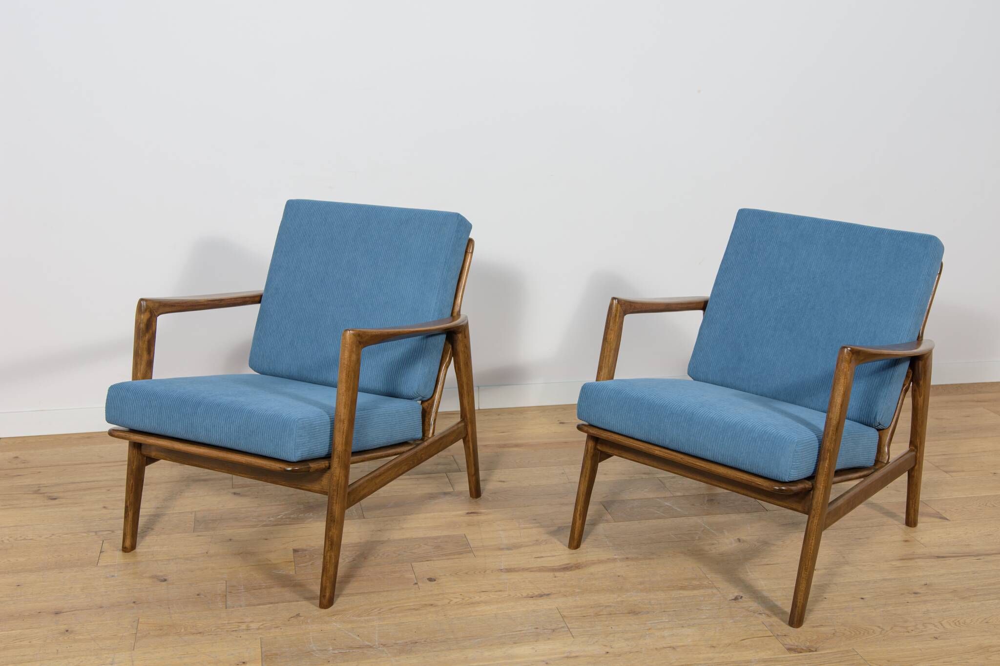 Model 300-139 Armchairs from Swarzędz Factory, Poland, 1960s, Set of 2