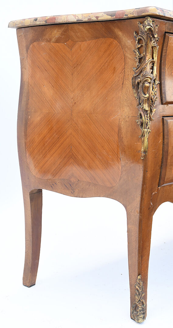 Curved chest of drawers