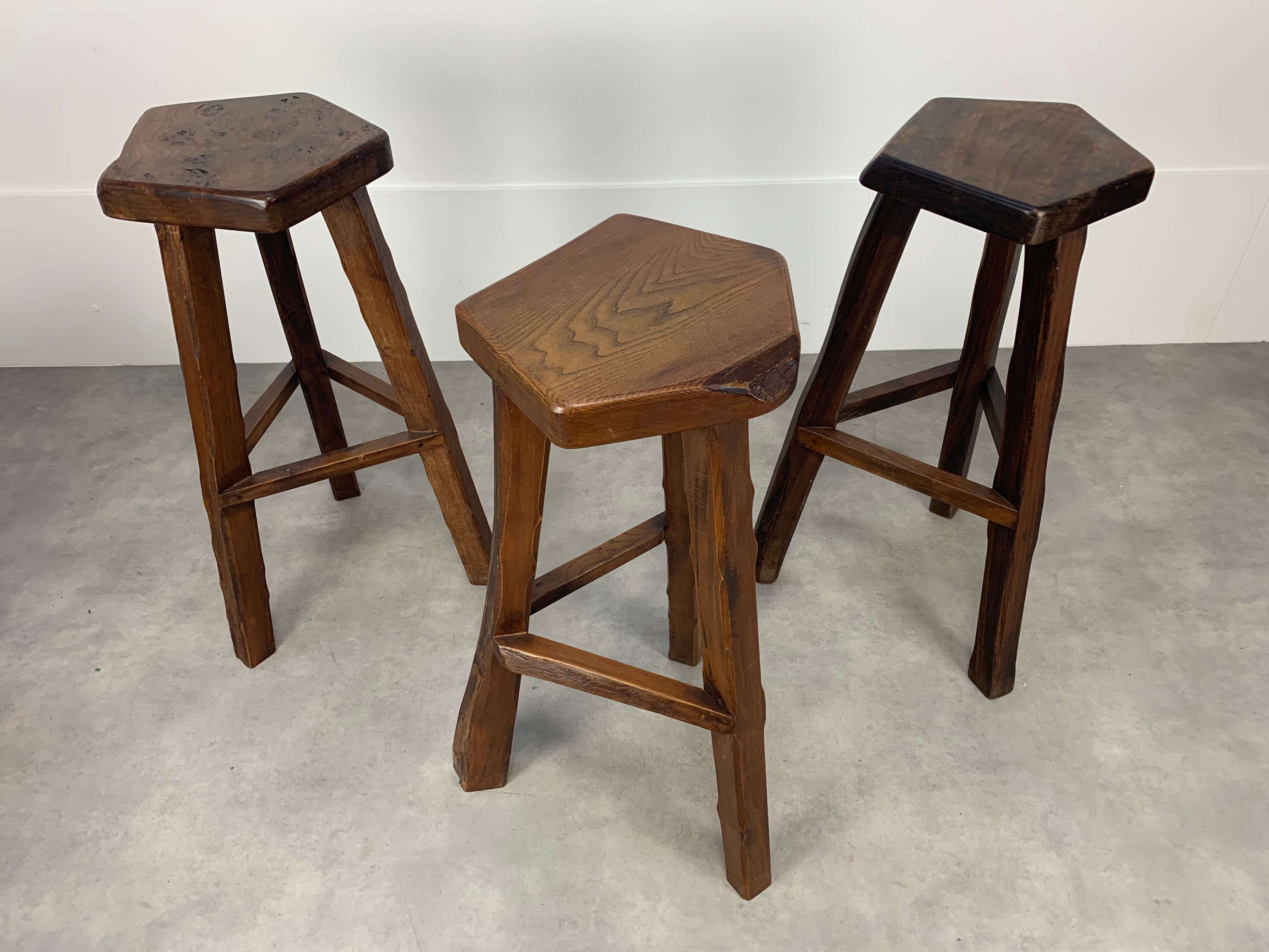 Set of 3 brutalist elm bar stools brand Aranjou