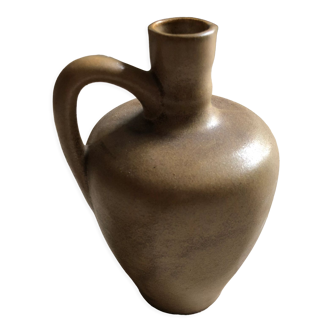 Sandstone pitcher