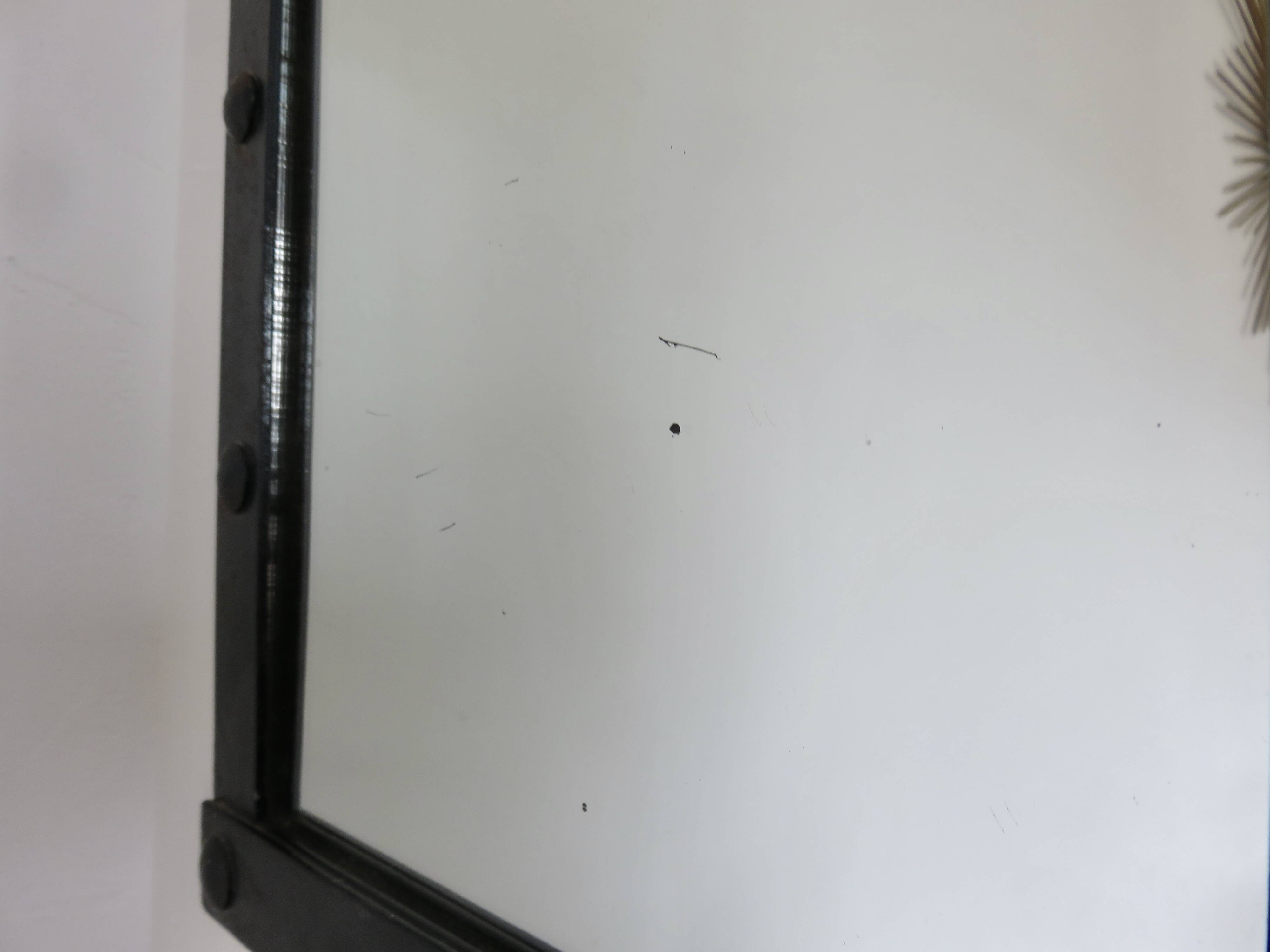 Miroir mural brutaliste en acier brut, années 40 50