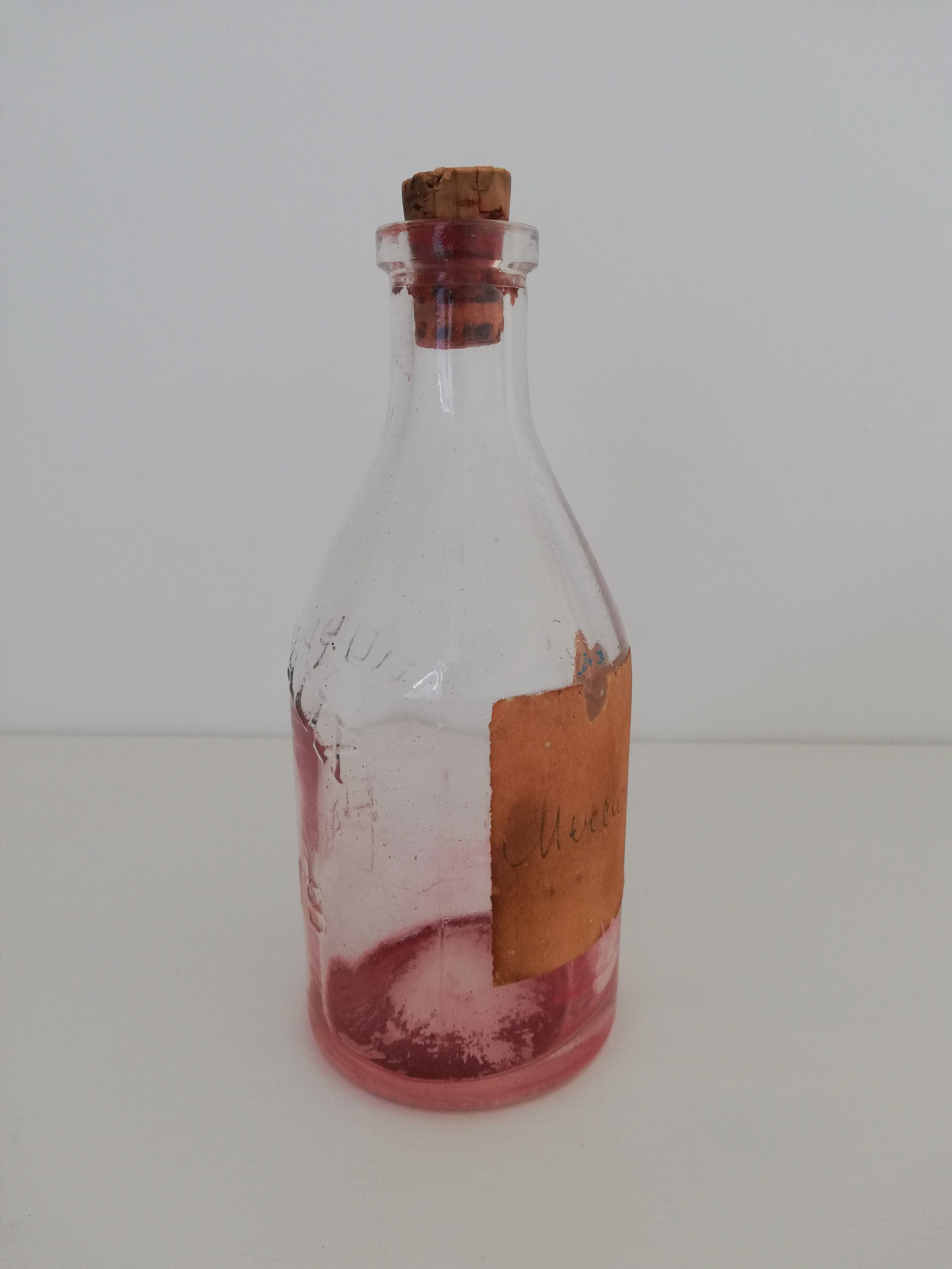 Bottle from the hospitals of Paris