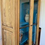 Old 2-body display case