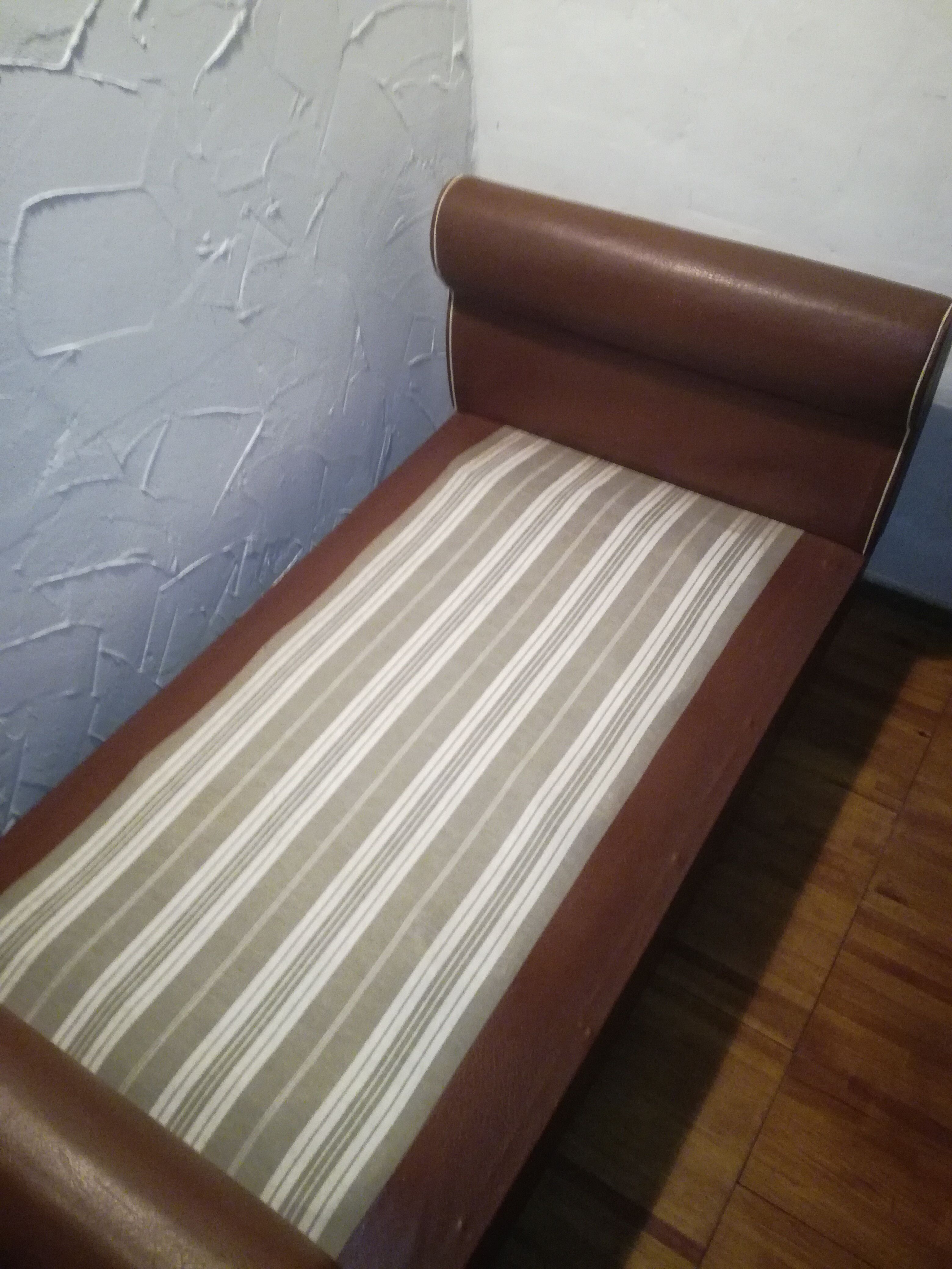 2-seater vintage fawn skai