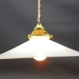 Opaline suspension