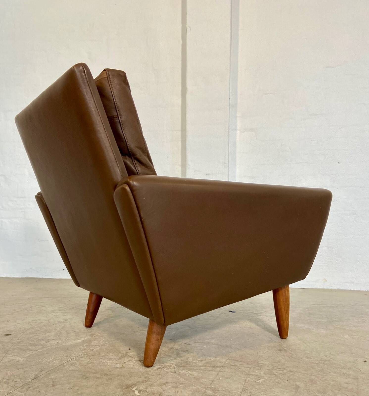 Vintage retro Danish mid-century G. Thams club chair in brown leather 60s