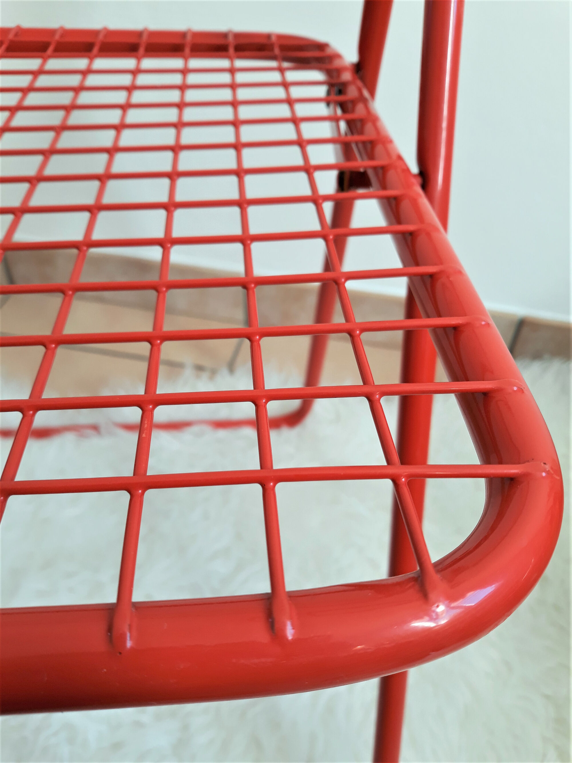 Nels Gammelgaard Ted Net red Chair