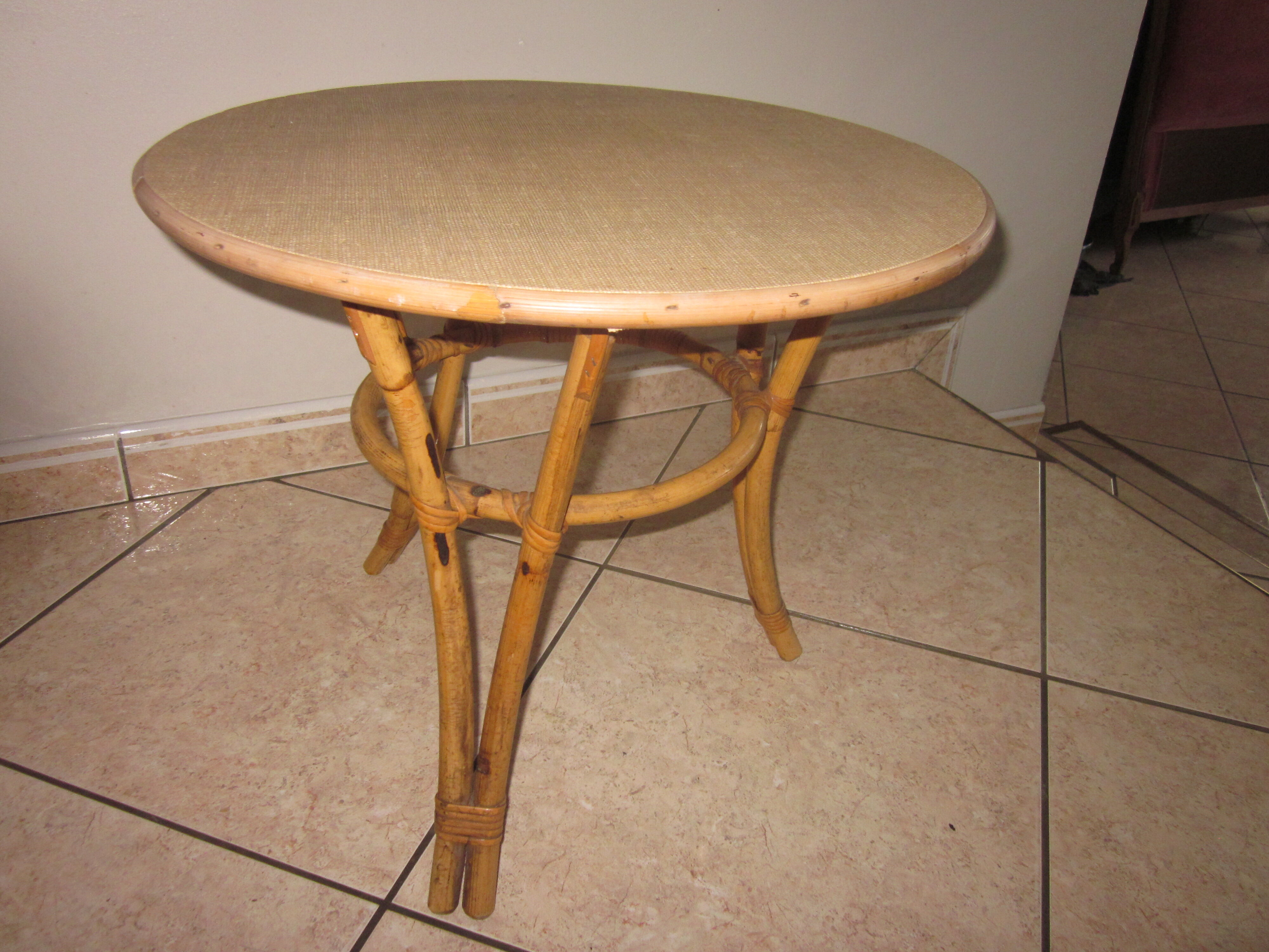 Table basse en rotin