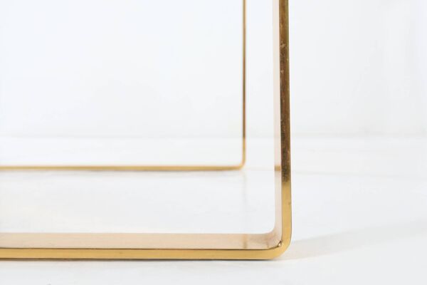 Table basse du milieu du siècle avec base plaquée or et plateau en verre, années 1970