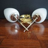 Applique double en laiton des années 1960- Globe en verre blanc