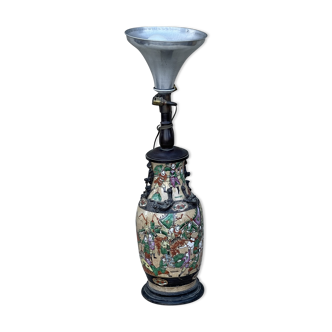 Chinese porcelain lamp