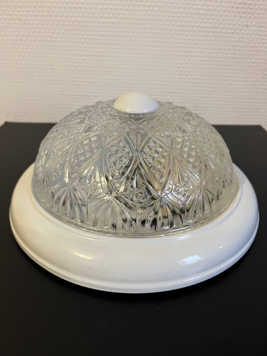 Metal and chiseled glass suspension ceiling light