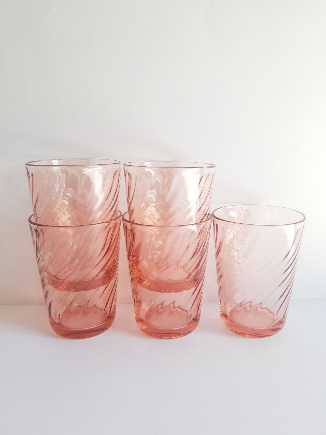 Set of 5 vintage rosaline twisted water glasses