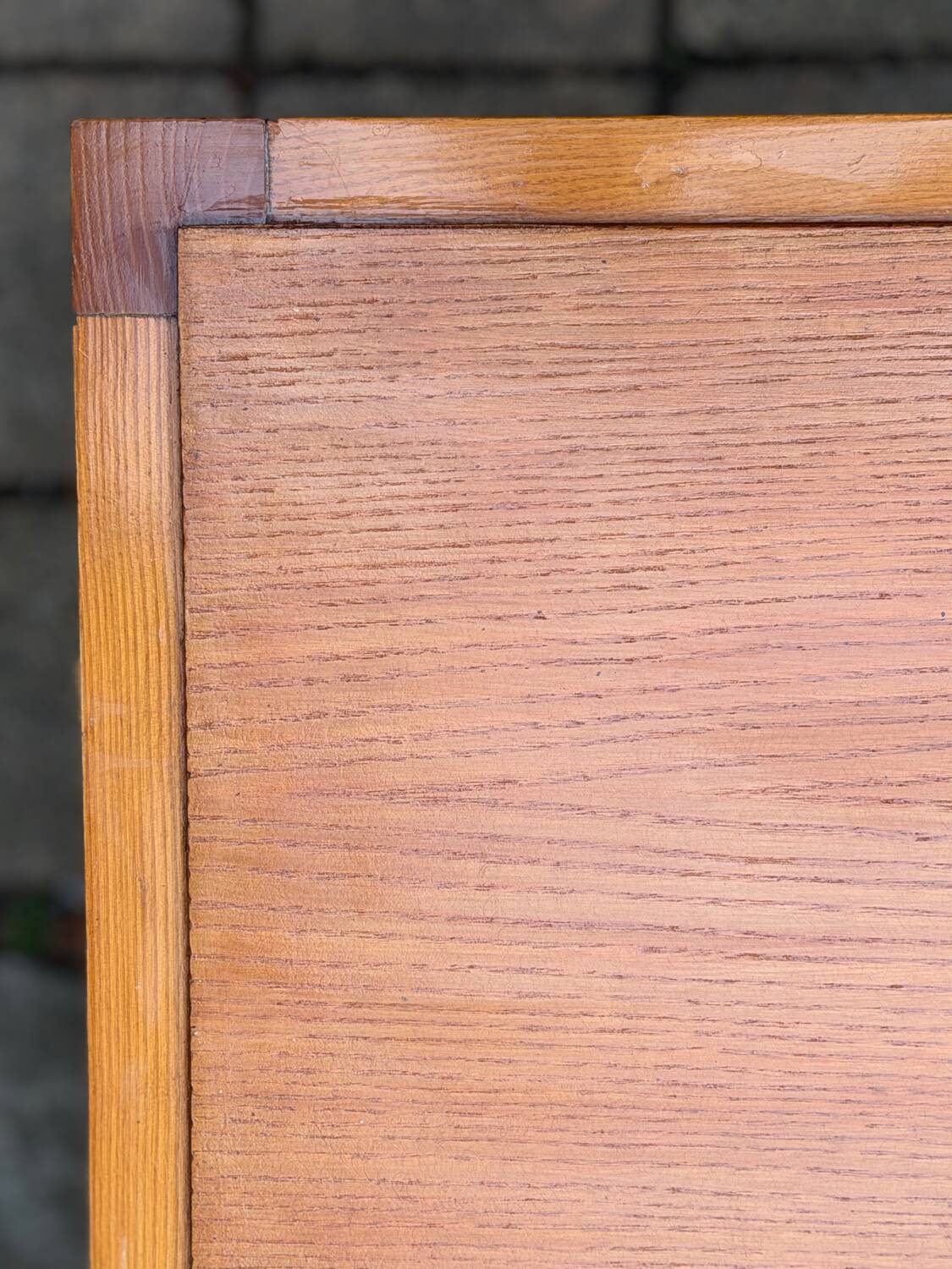Vintage coffee table in solid elm from the 1970s.