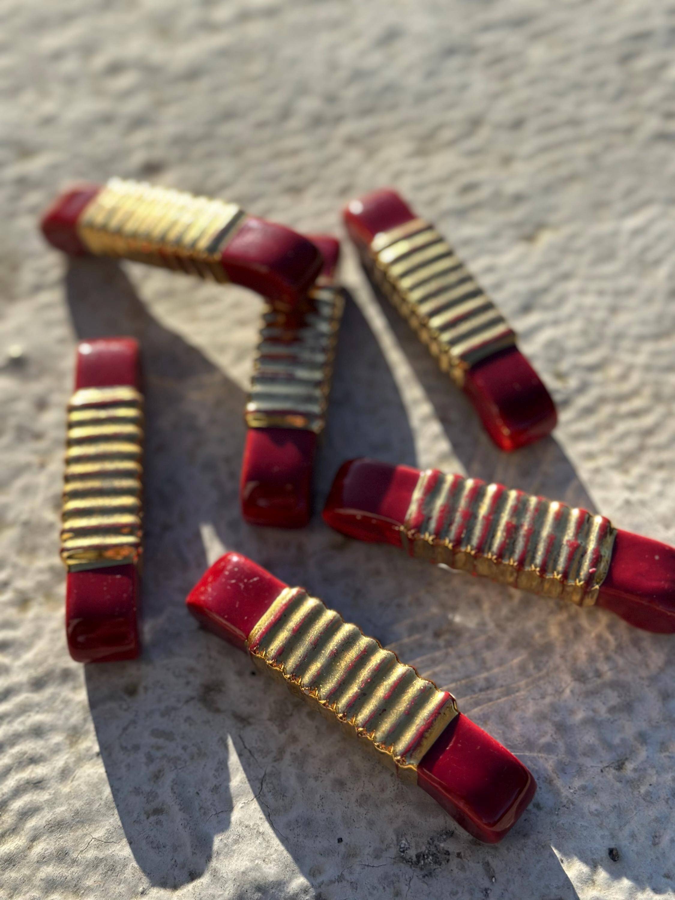 Art Deco knife rests (x6) – Red and gold glass, geometric