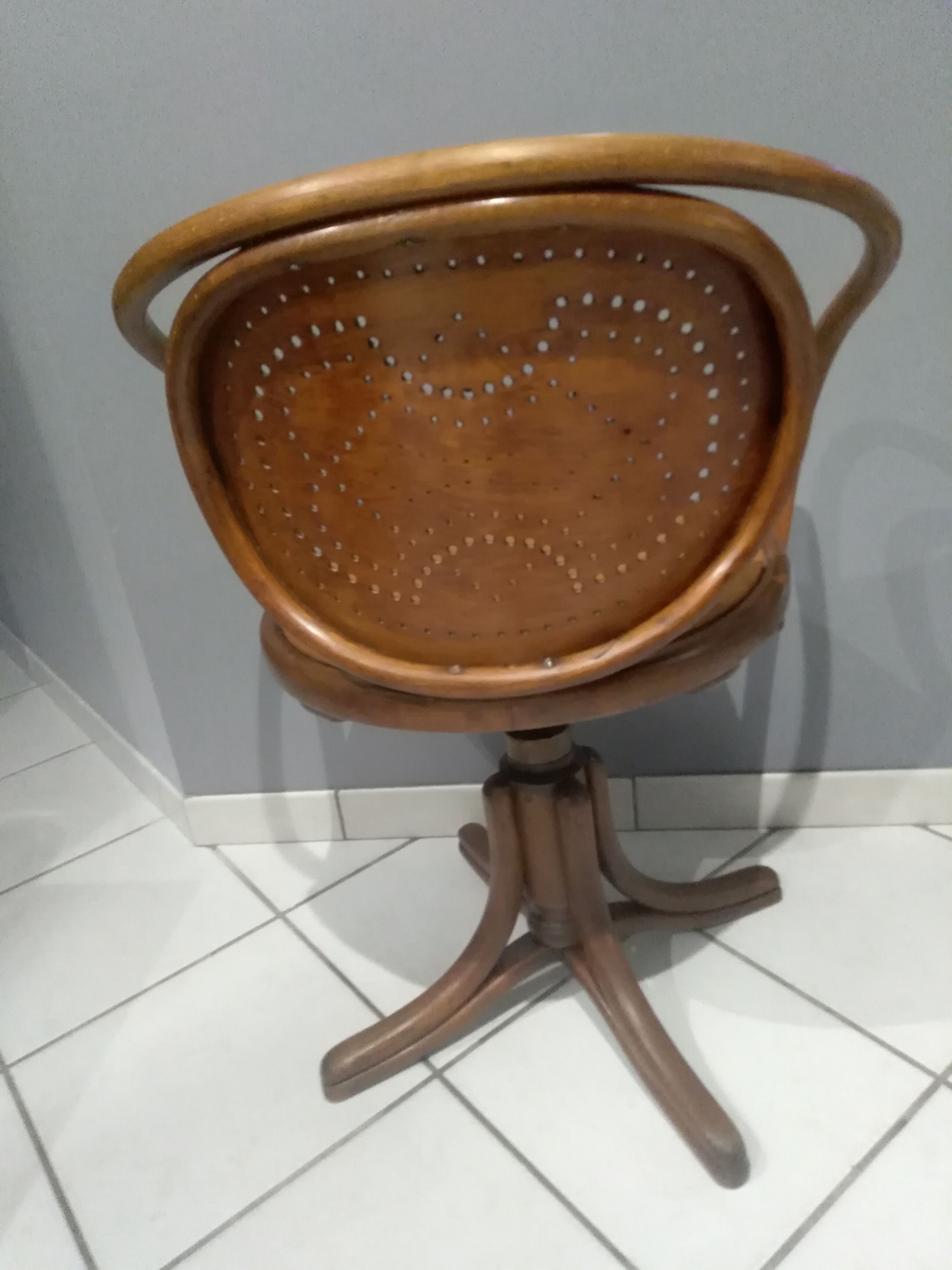 Fauteuil de bureau pivotant Thonet début XXeme