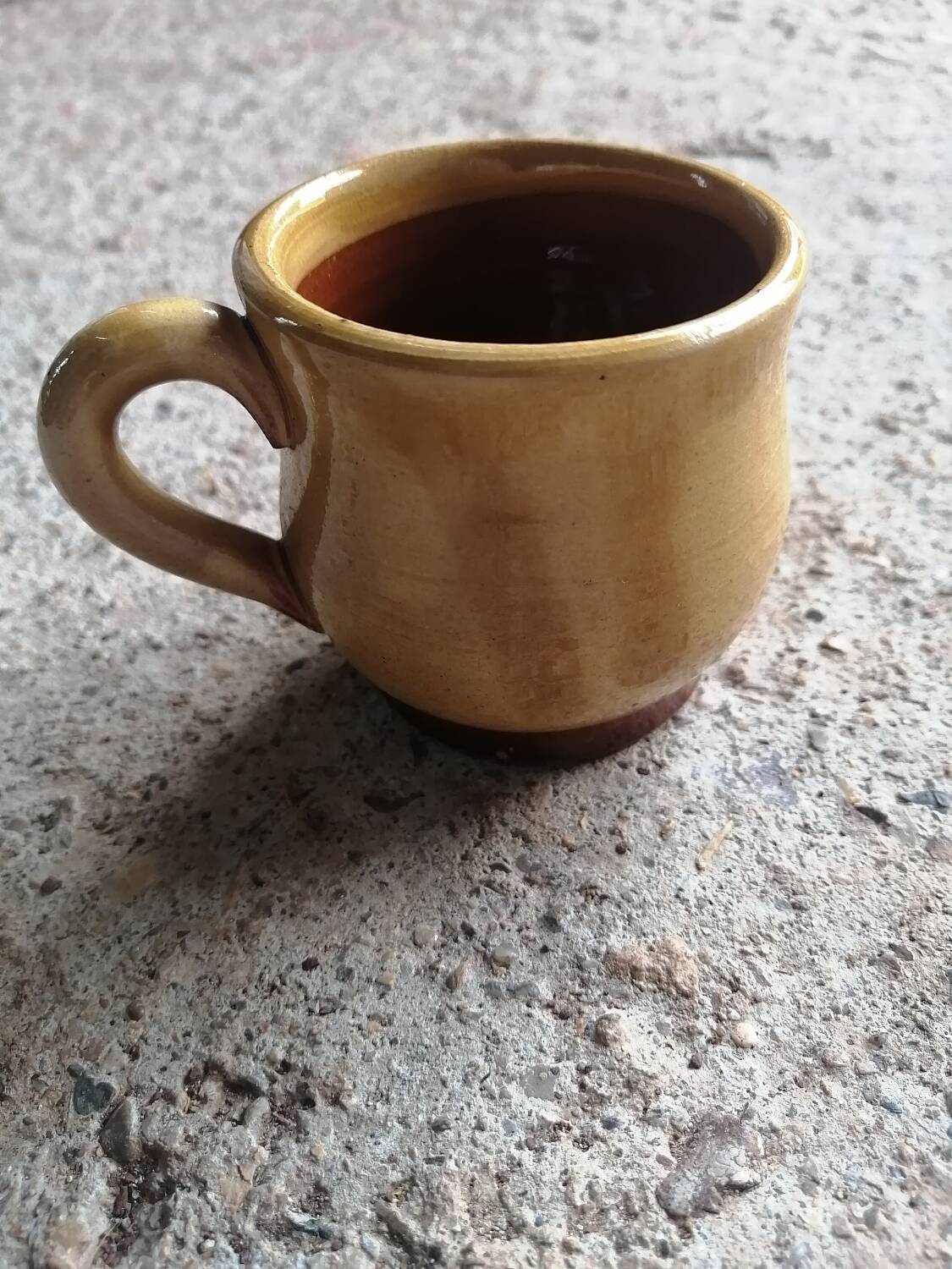 Set of 7 vintage stoneware yellow coffee cups