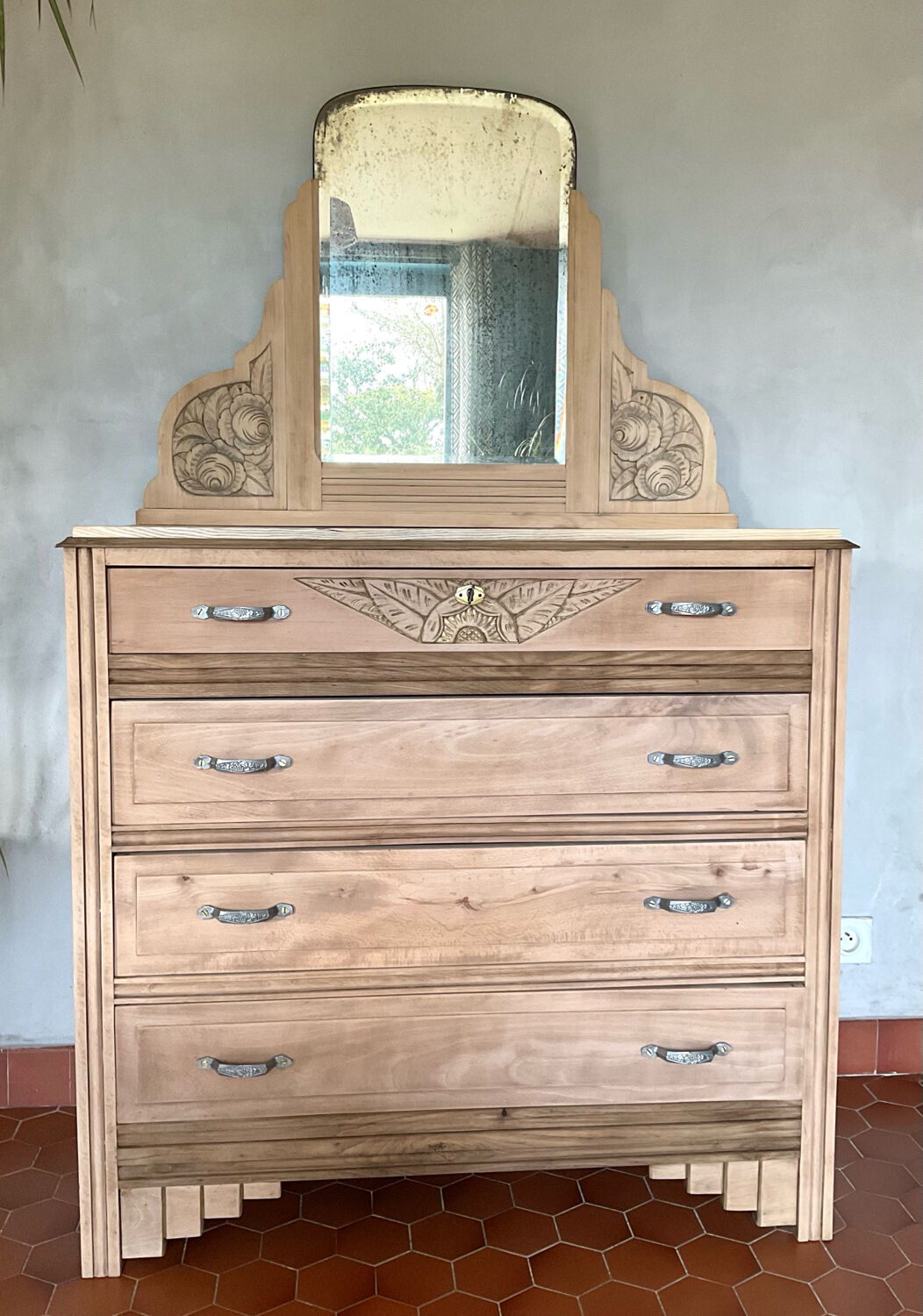 Art Deco dresser and chest of drawers.
