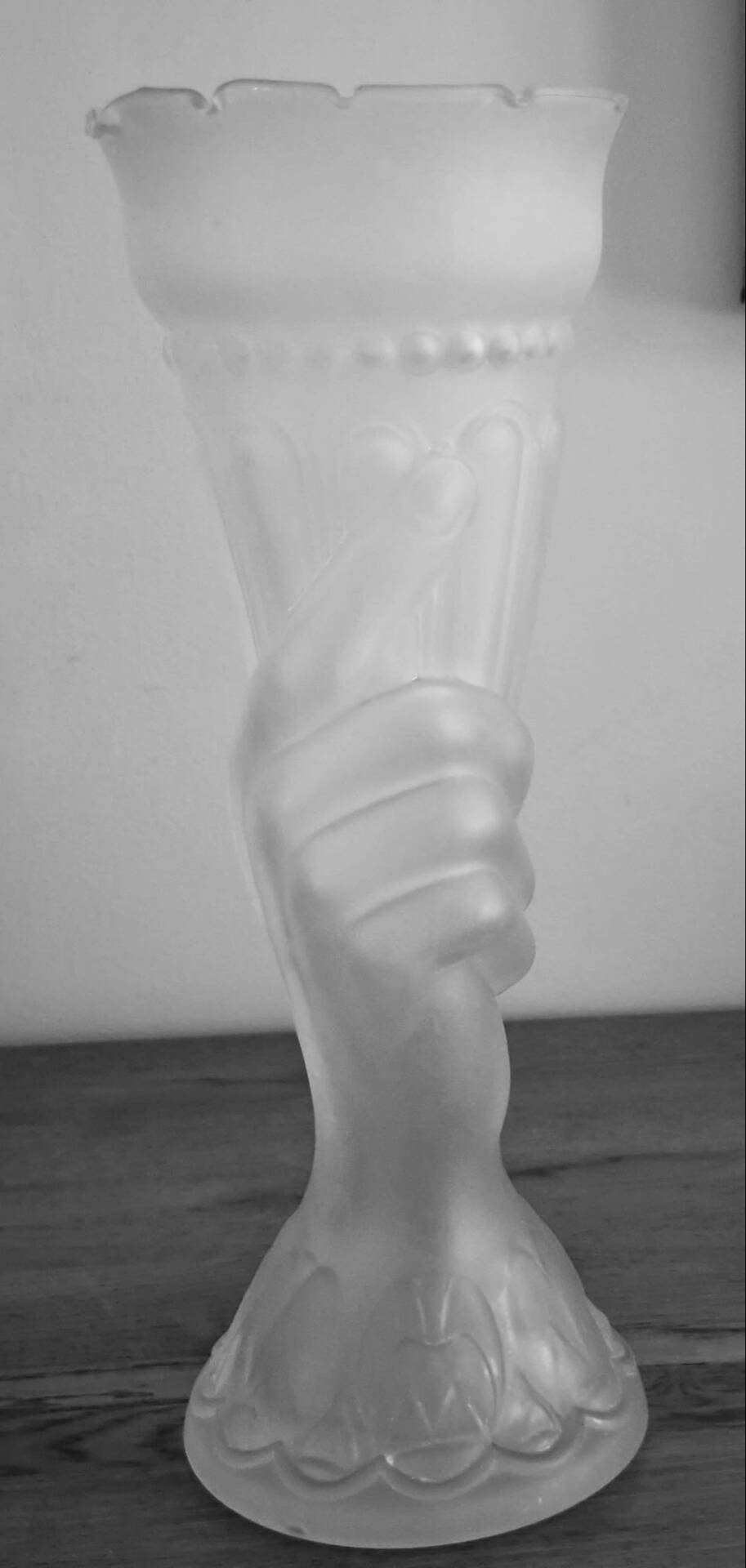 Sculptural vase "Victorian Hand" in frosted moulded glass — 19th century